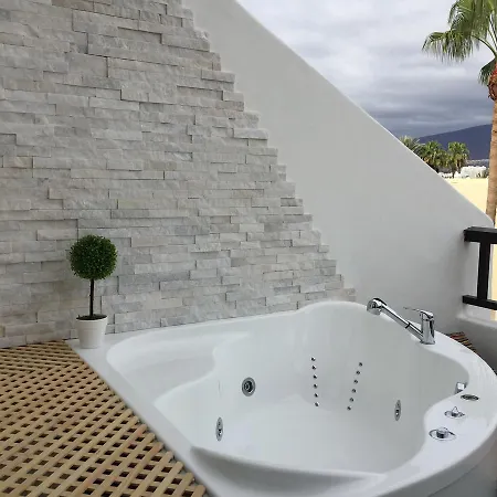 Appartement Lux & Spa. Golden Mile. Las Americas. Pargue Santiago 2. Pool Heated Sea Water. 2 Bedroom. Playa de las Américas
